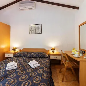  Apartament Mugeba Club